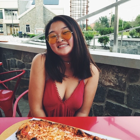 Meet your Posher, Emily - Picture 1 of 1